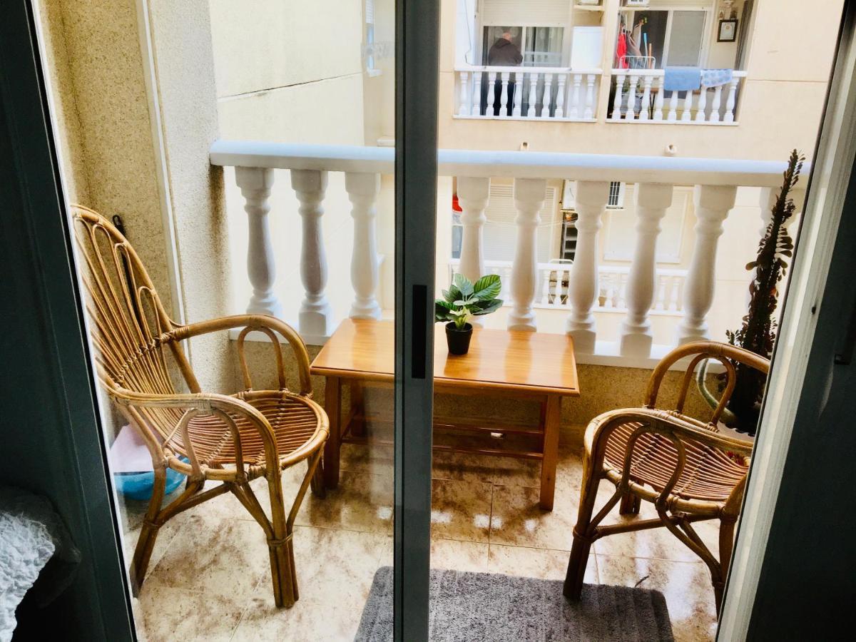 Apartamento Compartido - Solo El Dormitorio Es Privado Torrevieja Exteriér fotografie